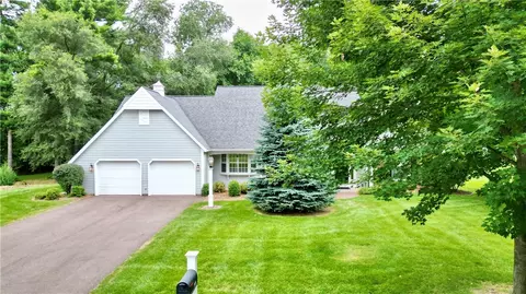 1410 Forest Knoll Ct, Eau Claire, WI 54701
