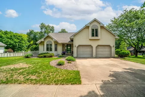 4129 Birch Crest Ln, Eau Claire, WI 54701