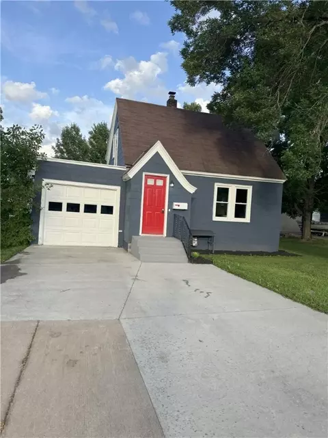 452 S 5th St, Barron, WI 54812