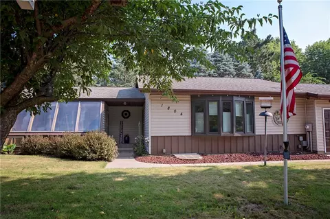 1804 Bunker Ln, Eau Claire, WI 54701