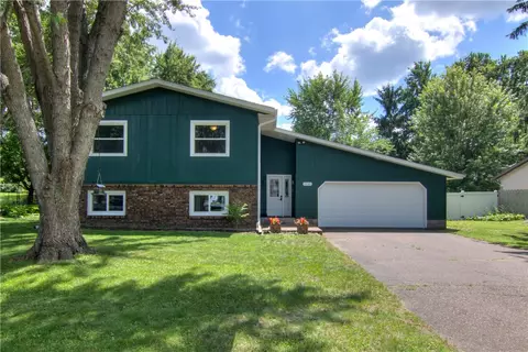 1533 Raedel Rd, Eau Claire, WI 54703