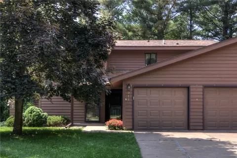 911 Woodglen Ct, Altoona, WI 54720