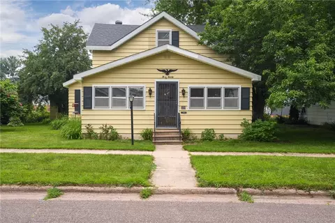 320 Olive St, Chippewa Falls, WI 54729