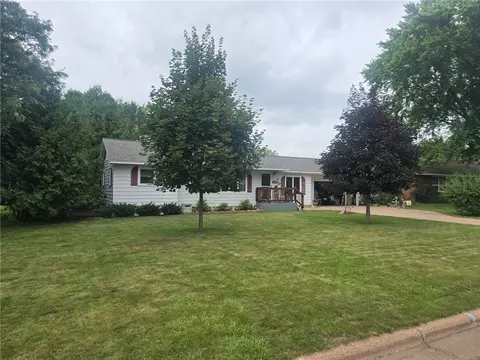 512 Macomber St, Chippewa Falls, WI 54729