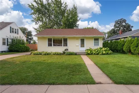 2107 Valmont Ave, Eau Claire, WI 54701