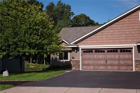 748 Club View Ln, Altoona, WI 54720