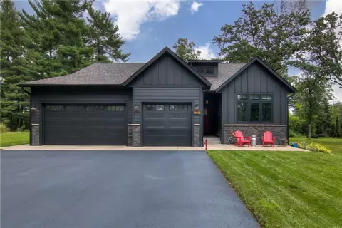 5307 176th St, Chippewa Falls, WI 54729