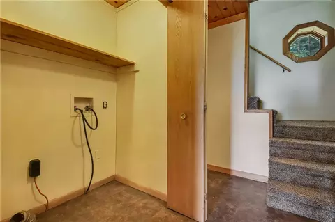 Entry Way - 969 17th Ave, Barron, WI 54812 photo 3 of 4