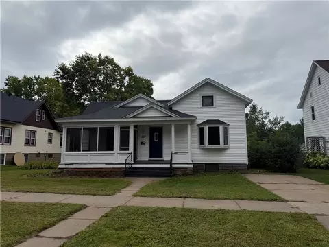 527 Broadway St, Eau Claire, WI 54701