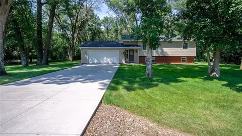 4156 Parkwood Dr, Eau Claire, WI 54703