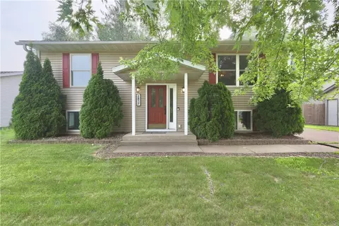 2817 Abbe Hill Dr, Eau Claire, WI 54703