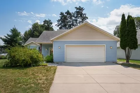 2505 Avery Ln, Altoona, WI 54720