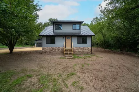 5606 Olson Dr, Eau Claire, WI 54703