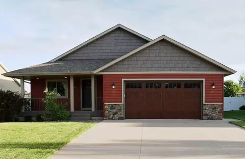 3453 Creek Ridge Dr, Eau Claire, WI 54703