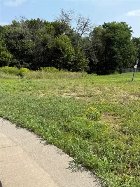 3490 Creek Ridge Dr, Eau Claire, WI 54703
