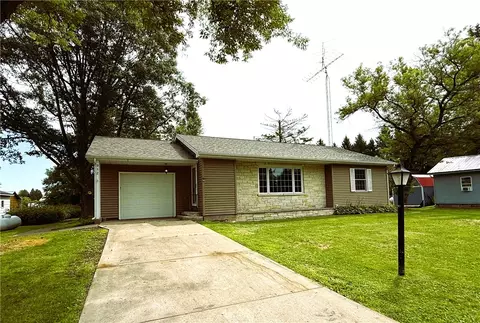 912 Washington St, Hawkins, WI 54530