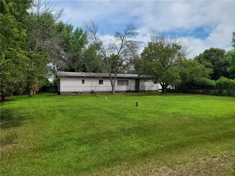 6520 Surrey Ln, Altoona, WI 54720