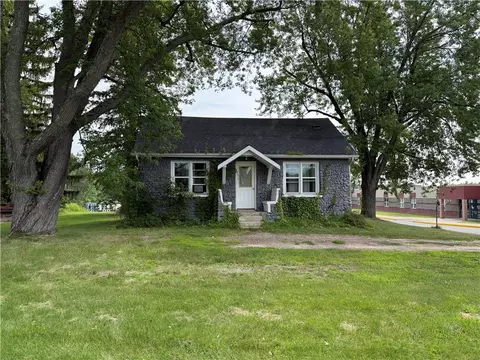 415 N 5th Ave, Gilman, WI 54433