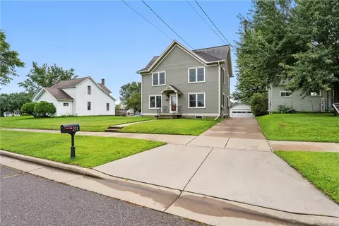 271 W Hudson St, Mondovi, WI 54755