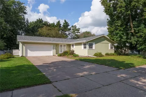 1212 E Mission Dr, Eau Claire, WI 54701