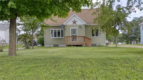 612 E Broadway St, Blair, WI 54616