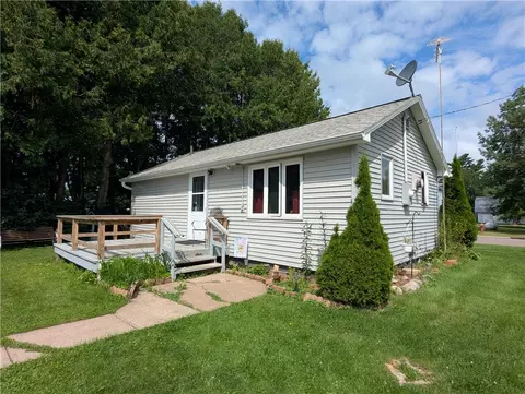 403 Amherst Ave, Hawkins, WI 54530