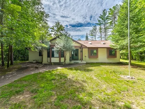 9049 Sunshine Dr, Tomahawk, WI 54487