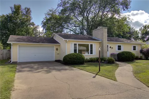 327 W Fillmore Ave, Eau Claire, WI 54701