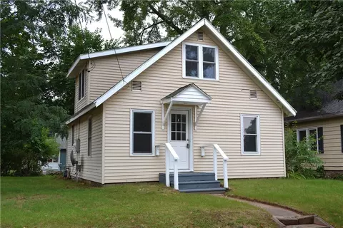 1704 9th St, Eau Claire, WI 54703