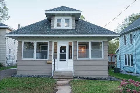 327 E Main St, Mondovi, WI 54755
