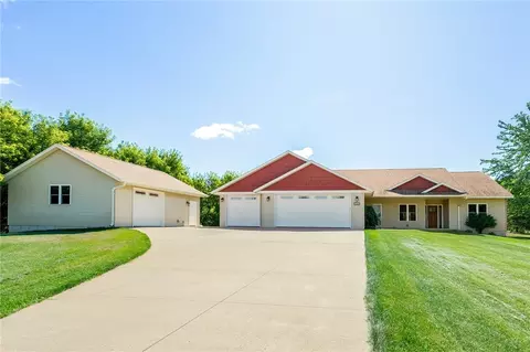 4805 147th St, Chippewa Falls, WI 54729
