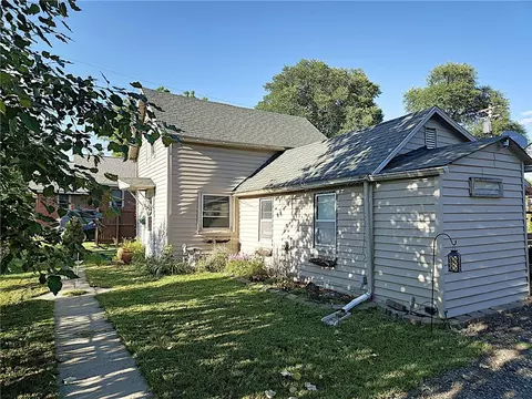 710 E 10th Ave, Durand, WI 54736