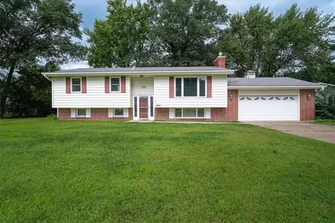 1209 N Shore Dr, Menomonie, WI 54751