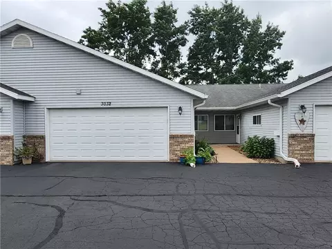 3032 Old Orchard Rd, Eau Claire, WI 54703