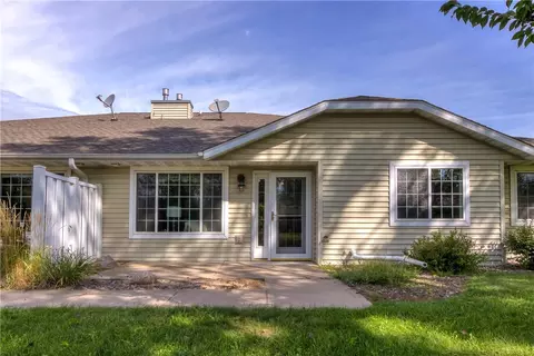 4429 E Robin Meadows Ln #4429, Eau Claire, WI 54701