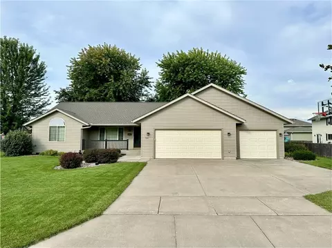 914 Bluff View Cir, Chippewa Falls, WI 54729