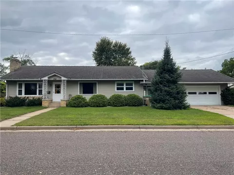 834 Water St, Chippewa Falls, WI 54729