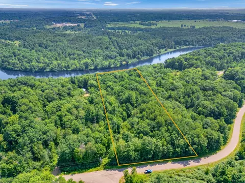 9 Sisters Farm Rd, Ladysmith, WI 54848