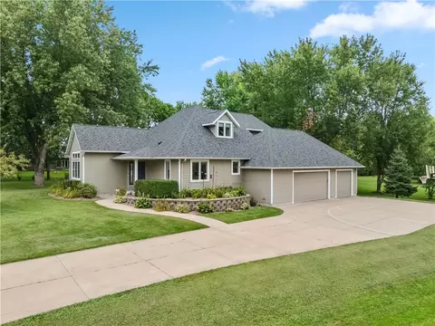 521 Pine Pl, Rice Lake, WI 54868