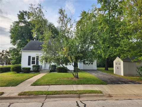 1114 Pierce St, Black River Falls, WI 54615