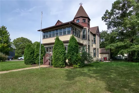 324 Coleman St, Chippewa Falls, WI 54729