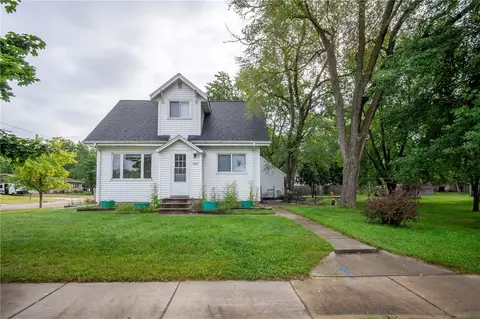 1027 Pershing St, Eau Claire, WI 54703