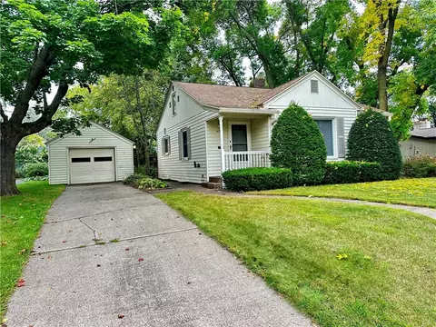 825 W Columbia St, Chippewa Falls, WI 54729