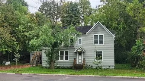 1105 Barland St #1-2, Eau Claire, WI 54701