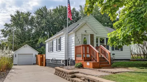 2737 Shale Ledge Rd, Eau Claire, WI 54703