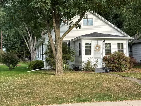 121 N 6th St, Cornell, WI 54732