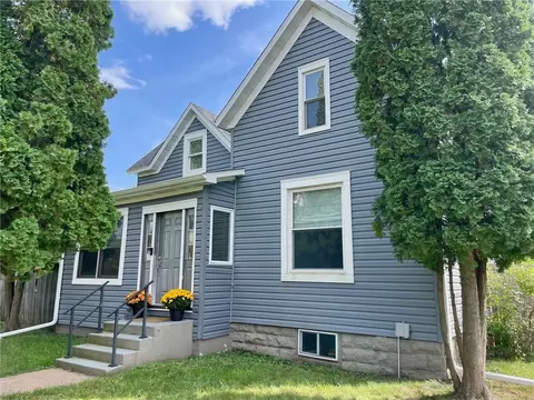 422 12th Ave W #1, Menomonie, WI 54751