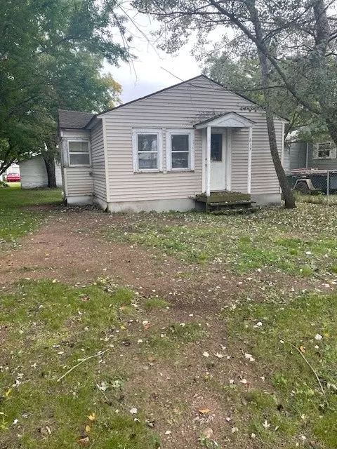 612 E Foster Ave, Luck, WI 54853