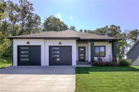 1145 Plum Creek Dr, Eau Claire, WI 54703