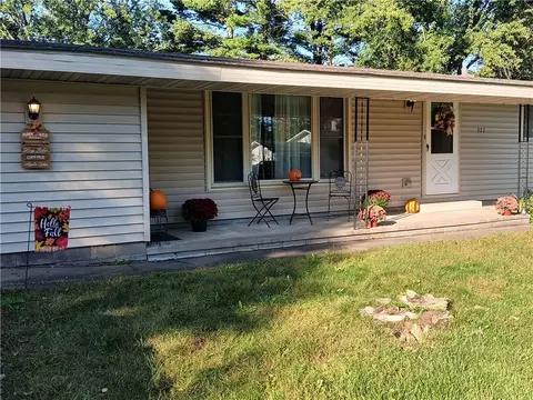 327 21st Ave W, Menomonie, WI 54751